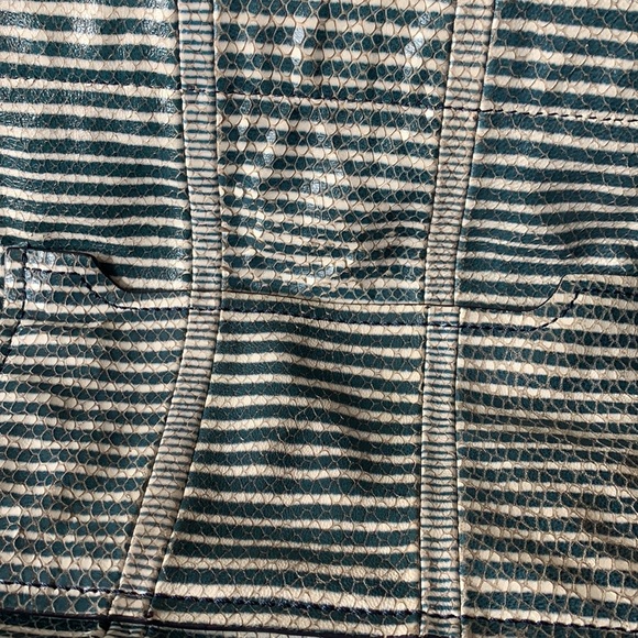 Tory Burch summer purse!!! Make an offer’ - Picture 4 of 5